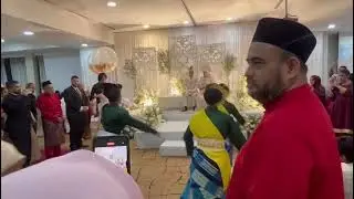Malay Wedding at Village Hotel by Andani Lenyandy.