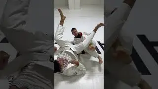 Профессор Сэм показывает, как перетянуть ремень на ногу! #bjj #nogi #legdrag #ufc