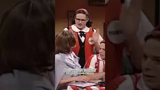 Molly Shannon destroys TGI Friday's on her first day at work - #classic #SNL #comedy #funny #shorts