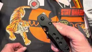 Goodies came today! Spyderco #spydercoknives #stickermule