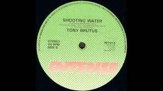 Tony Brutus &lrm;- Water Pistol