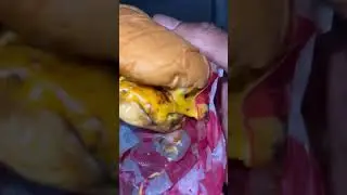 BEST BURGER IN ORLANDO FLORIDA! #foodie #food #foodshorts #viral