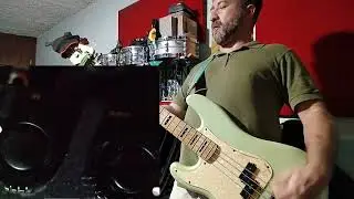 Day 5 @Frostgiantelectronics Black Russian Big Fuzz #fuzzworship #fuzzbass #fenderprecisionbass