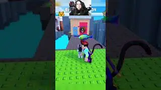 Salgo dentro de un juego de roblooox  Peque juega