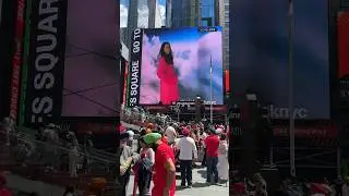 40$ за размещение вашего видео на огромном рекламном щите на Таймс-сквер 😍