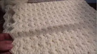 Preciosa cobijita para bebé con una puntada sencilla y rápida de hacer