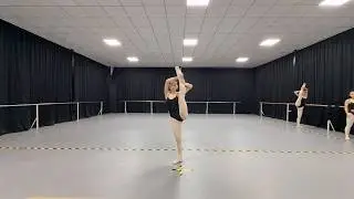 No.88 Dance Girl class Flexibility training