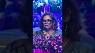 Джьотирмайи выступает на церемонии вручения кинопремии штата Керала #jyothirmayi #keralastatefilm...