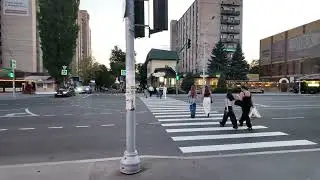 Вечерняя прогулка по Луганску.  Тихий, теплый вечер работают фонтаны.