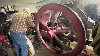 10hp Farmers Favorite antique engine first start in years