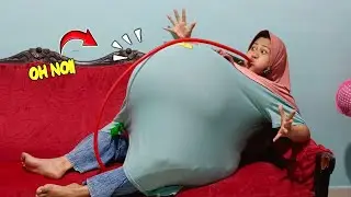 Anehh..!! Tingkah lucu mama tiup balon jumbo dalam rok sampai doorr.. 