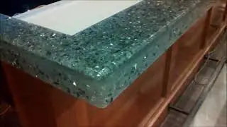 WorkFlix S1-E9 Crystal Bar Top with mirrors