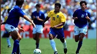 Top 10 Greatest Strikers Ever