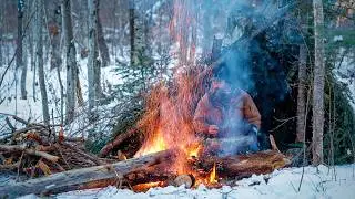 Solo Bushcraft Winter Shelter - Surviving the Northern Ontario Wind in My New Shelter