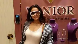 బద్రి హీరోయిన్ ఇప్పుడెలా వుందో చూడండి | Ameesha Patel at opening of Vanior Jewels | Bollywood News