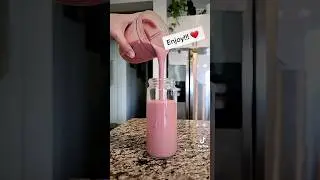 Superfoods Strawberry Shake #raw #vegan