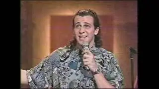 Patrick Huard sur sc&egrave;ne en 1991.  Animatrice :  Dominique Michel