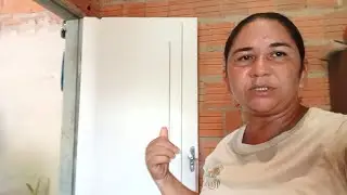 Arrumando  meu  quarto  e morrendo  às minhas plantas 