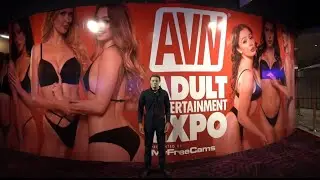 I Went To The Avn Expo Dressed Up As Michael Myers