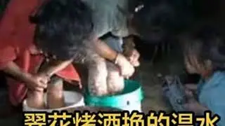 翠花这次烤酒换的温水，终于没浪费派上用场了，二妹三妹拿来洗手洗脚了#尼泊尔 #翠花 #记录真实生活 #农村生活