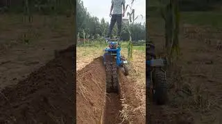 Hand-held chain trenching machine, double chain trenching machine for...