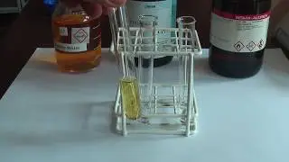 Comparison of the reaction of alkanes and alkenes with bromine water