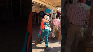 MICKEY MOUSE&rsquo;S NEW 2023 Halloween Costume!