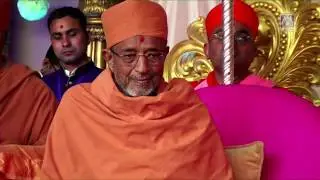 Guruhari Hariprasad Swamiji at Shree Ghanshyam Maharaj Amrut Pratishtha Mahotsav, Maninagar