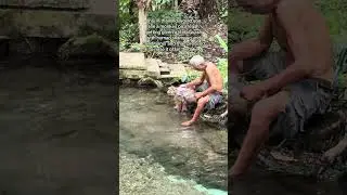 Man Washes Pet Monkey with Shampoo and Conditioner in Thailand Lake!