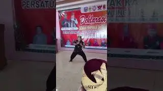 Memperkenalkan silat kerajaan ( kuntau Dayak) 