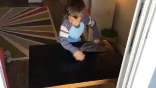 Instructing Kid - How to clean a table