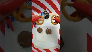 Oreo Christmas Reindeers #christmas #short #trending #oreo