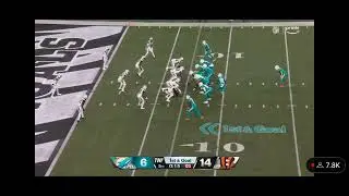 Teddy Bridgewater scores a Td