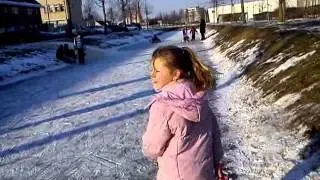 Kyra op de schaats