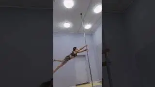 Бесполезный, но эффектный трюк #poledance #acrobatics #polefitness #спорт