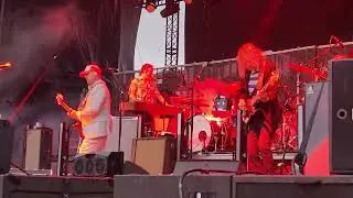Modest Mouse - Float On (Live at Chicago's Salt Shed 08/16/2025)