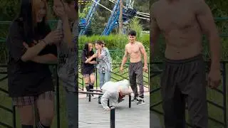 Very strong grandpa 👴🏼prank👀💀