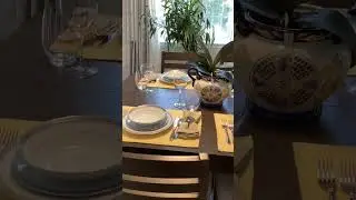 Simple Elegance: A cozy Dinner Table Moment #shorts #Dinnertabledecor #cozyhome #tablesettinginspo