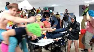 Harlem Shake (English Class - Dancing Teacher!)