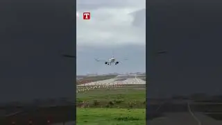 УРАГАН СНОСИТ САМОЛЕТЫ