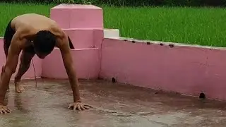 Rainy day workout 🌧️🤸#fitness #pushups #motivation #exercise #rain