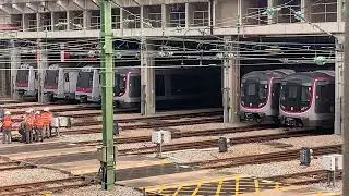 荃灣綫 M-train A231/A246，A247/A232，A265/A270，Q-train A609/A610，A611/A612，A613/A614 停泊在荃灣車廠
