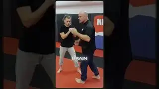 HOW TO KNOCKOUT ANYONE WITH A PALM STRIKE 👊 💣#fight #fighttips #mma #basrutten #shorts