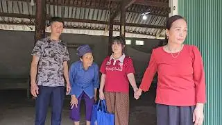 Ly leaves Nhuong's house with her mother, as Nhuong's mother sadly sees them off.