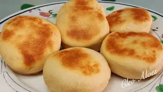 P&atilde;ozinho de frigideira sem ovo sem sovar, preparo em poucos minutos para o caf&eacute; da manh&atilde;