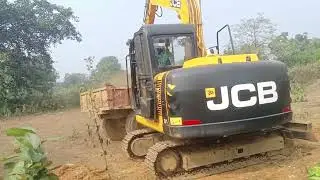 Jcb 81 excavtor machine   earth soil cutting &tactor loading  videos