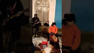 УЛИЧНЫЙ МУЗЫКАНТ ГЛЕБ ВАСИЛЬЕВ 🎤🎸 И СЕВА СЕРЕБРЯНЫЙ НА КАХОНЕ! 🥁 КУХНИ!!! 🔥💥🔥 #trending #song #music