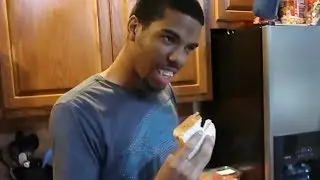 Juice Freaks Out Eating A Peanut Butter & Jelly Sandwich!!!