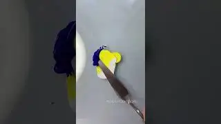 Colour Mixing 🤍💛💙(peacock blue) #shorts #youtubeshorts #art #satisfying