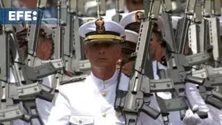 Las Fuerzas Armadas 'toman' Tenerife en un multitudinario desfile presidido por los reyes